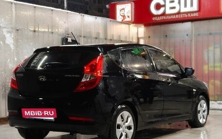 Hyundai Solaris II рестайлинг, 2015 год, 1 000 000 рублей, 4 фотография