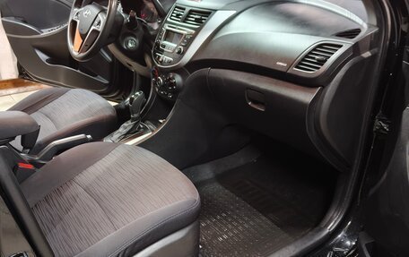 Hyundai Solaris II рестайлинг, 2015 год, 1 000 000 рублей, 8 фотография