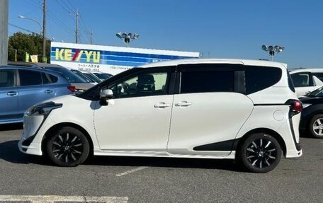 Toyota Sienta II, 2022 год, 1 300 000 рублей, 7 фотография