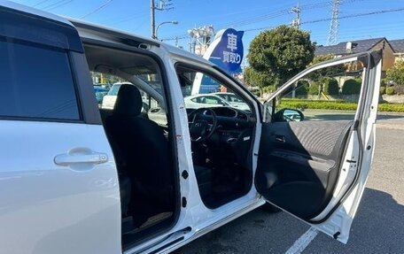 Toyota Sienta II, 2022 год, 1 300 000 рублей, 12 фотография