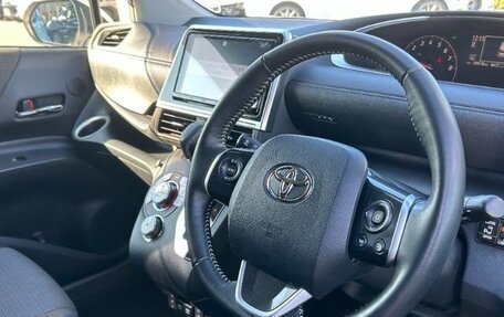 Toyota Sienta II, 2022 год, 1 300 000 рублей, 15 фотография