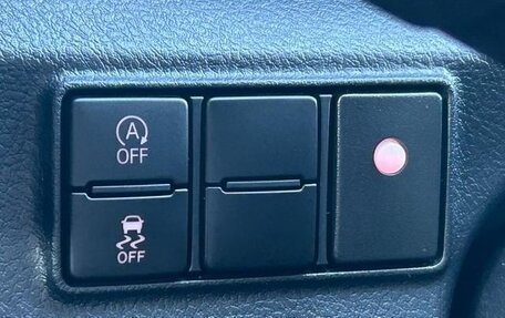 Toyota Sienta II, 2022 год, 1 300 000 рублей, 21 фотография