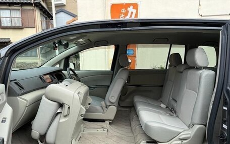 Toyota ISis I, 2011 год, 925 000 рублей, 10 фотография