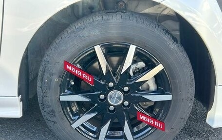 Toyota Sienta II, 2022 год, 1 300 000 рублей, 25 фотография