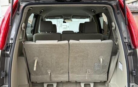 Toyota ISis I, 2011 год, 925 000 рублей, 11 фотография