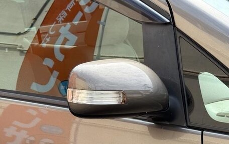 Toyota ISis I, 2011 год, 925 000 рублей, 25 фотография