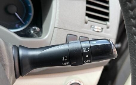 Toyota ISis I, 2011 год, 925 000 рублей, 32 фотография