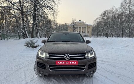 Volkswagen Touareg III, 2013 год, 1 990 000 рублей, 2 фотография