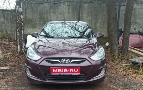 Hyundai Solaris II рестайлинг, 2012 год, 730 000 рублей, 1 фотография
