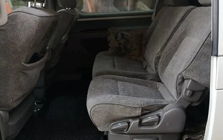 Nissan Elgrand I, 2001 год, 750 000 рублей, 4 фотография