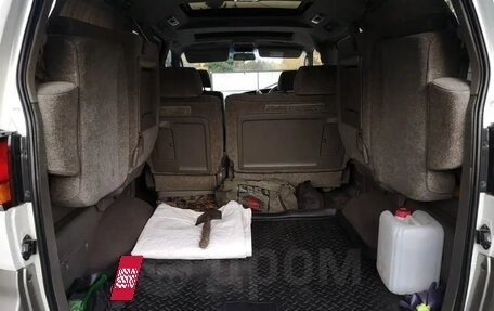 Nissan Elgrand I, 2001 год, 750 000 рублей, 3 фотография