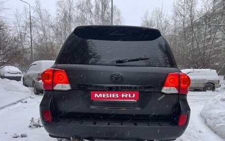 Toyota Land Cruiser 200, 2012 год, 2 900 000 рублей, 6 фотография