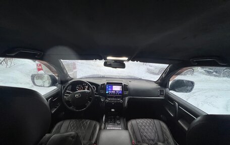 Toyota Land Cruiser 200, 2012 год, 2 900 000 рублей, 10 фотография