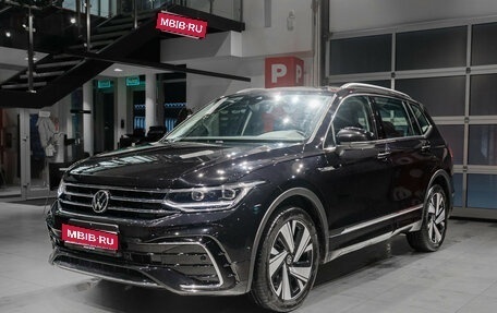 Volkswagen Tiguan II, 2023 год, 4 380 000 рублей, 1 фотография