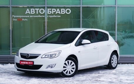 Opel Astra J, 2011 год, 379 000 рублей, 1 фотография