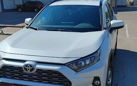 Toyota RAV4, 2021 год, 3 550 000 рублей, 1 фотография