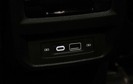 Volkswagen Tiguan II, 2023 год, 4 380 000 рублей, 11 фотография