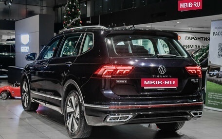 Volkswagen Tiguan II, 2023 год, 4 380 000 рублей, 6 фотография