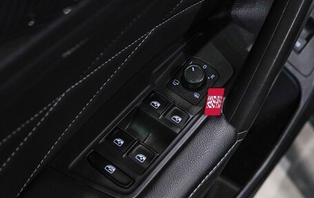 Volkswagen Tiguan II, 2023 год, 4 380 000 рублей, 15 фотография