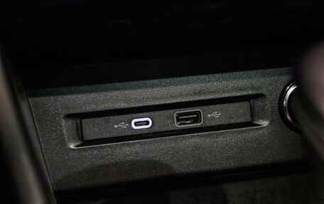 Volkswagen Tiguan II, 2023 год, 4 380 000 рублей, 20 фотография