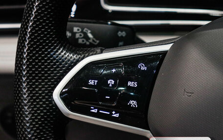 Volkswagen Tiguan II, 2023 год, 4 380 000 рублей, 26 фотография