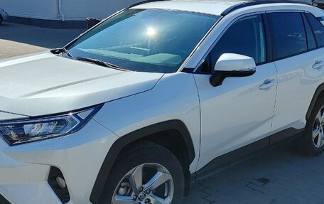 Toyota RAV4, 2021 год, 3 550 000 рублей, 4 фотография