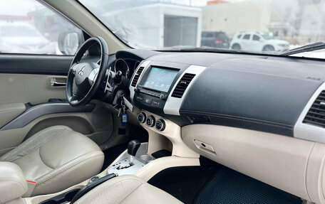 Mitsubishi Outlander III рестайлинг 3, 2012 год, 1 060 000 рублей, 13 фотография