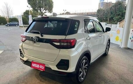 Toyota Raize I, 2023 год, 1 276 000 рублей, 6 фотография