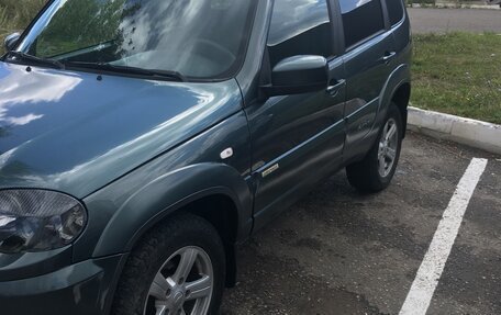 Chevrolet Niva I рестайлинг, 2017 год, 750 000 рублей, 13 фотография