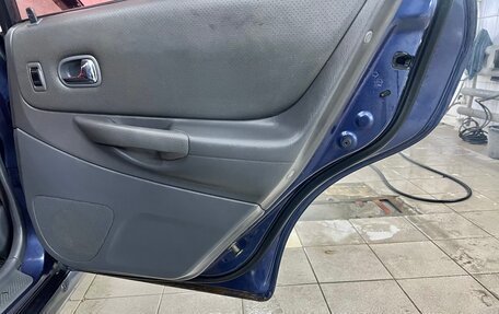 Mazda 323, 2000 год, 350 000 рублей, 24 фотография