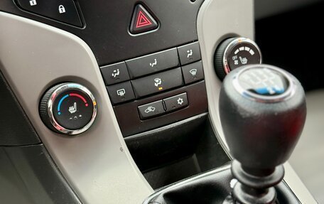 Chevrolet Cruze II, 2010 год, 599 990 рублей, 15 фотография