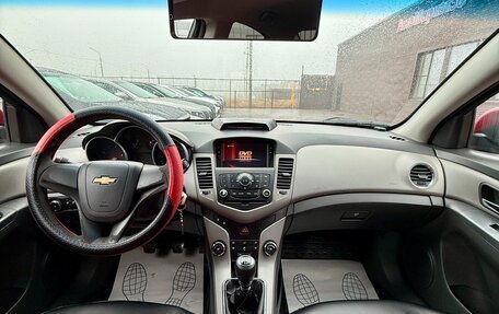 Chevrolet Cruze II, 2010 год, 599 990 рублей, 11 фотография