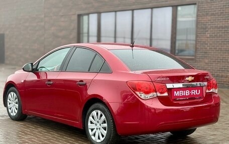 Chevrolet Cruze II, 2010 год, 599 990 рублей, 4 фотография