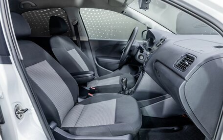 Volkswagen Polo VI (EU Market), 2013 год, 685 000 рублей, 17 фотография