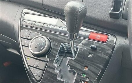 Toyota ISis I, 2012 год, 1 010 000 рублей, 14 фотография