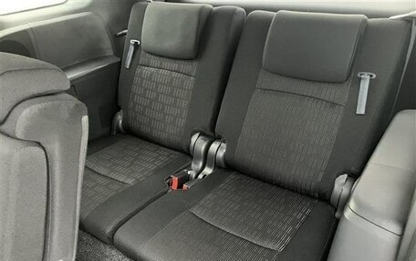 Toyota ISis I, 2012 год, 1 010 000 рублей, 23 фотография