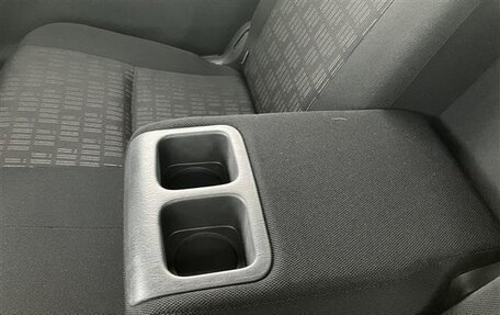 Toyota ISis I, 2012 год, 1 010 000 рублей, 31 фотография