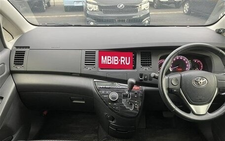 Toyota ISis I, 2012 год, 1 010 000 рублей, 25 фотография