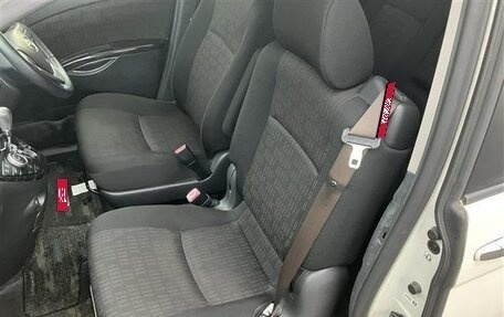 Toyota ISis I, 2012 год, 1 010 000 рублей, 26 фотография