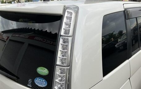 Toyota ISis I, 2012 год, 1 010 000 рублей, 39 фотография