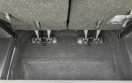 Toyota ISis I, 2012 год, 1 010 000 рублей, 36 фотография