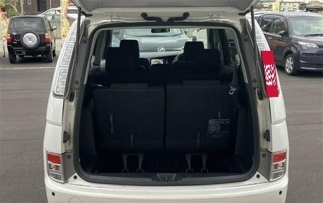 Toyota ISis I, 2012 год, 1 010 000 рублей, 35 фотография