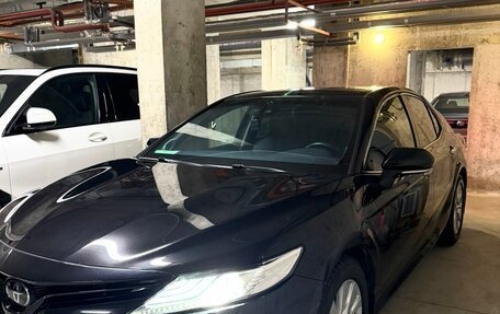 Toyota Camry, 2019 год, 3 050 000 рублей, 2 фотография