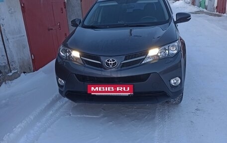 Toyota RAV4, 2013 год, 1 850 000 рублей, 2 фотография