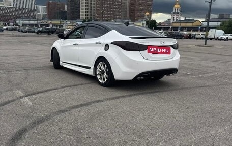 Hyundai Avante, 2012 год, 850 000 рублей, 3 фотография