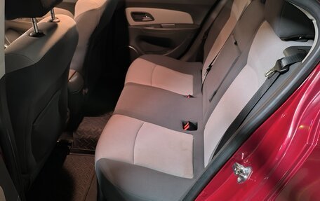 Chevrolet Cruze II, 2010 год, 650 000 рублей, 7 фотография