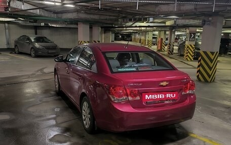 Chevrolet Cruze II, 2010 год, 650 000 рублей, 4 фотография