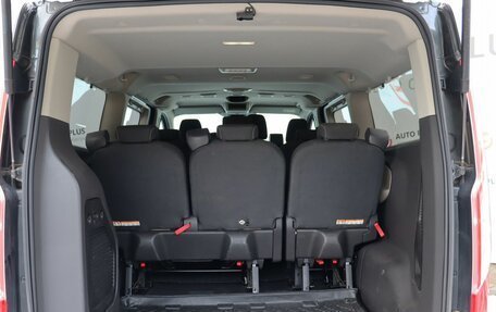 Ford Tourneo Custom I рестайлинг, 2017 год, 2 299 000 рублей, 7 фотография