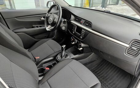 KIA Rio IV, 2018 год, 1 299 000 рублей, 13 фотография