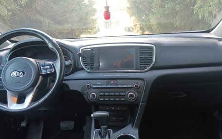 KIA Sportage IV рестайлинг, 2020 год, 2 400 000 рублей, 7 фотография